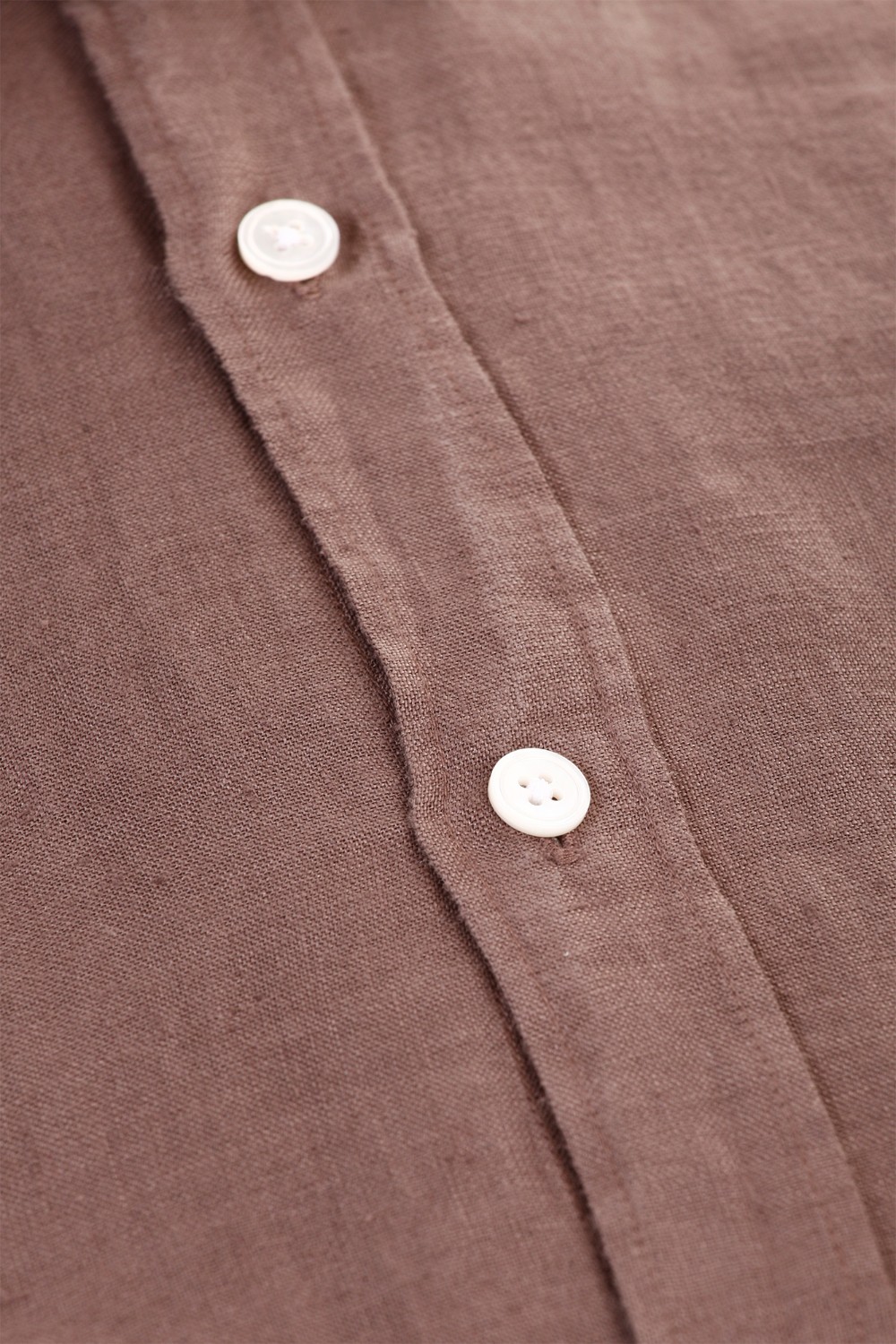 shop BAGUTTA Saldi Camicia: Bagutta camicia marrone di lino.
Colletto semi aperto.
Slim fit.
Composizione: 100% lino.
Made in Italy.. BERLINO EALT 11028-070 number 7381453